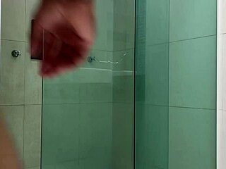 novinho ambil gue doggy style di shower, tak terduga banget!