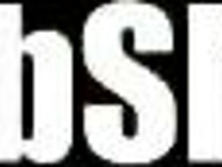 Lille 18+ dame Kreme skriger mens hun tager stor sort pik i hood action