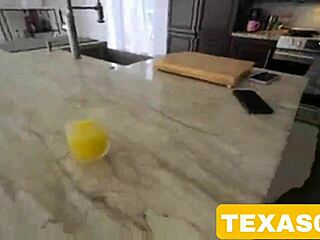 big booty latina milf lexis star receives a huge facial from coke cain