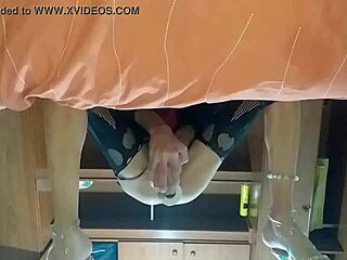 latina travesti fucks new toy deep 😏