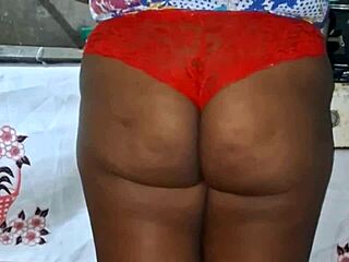 Crente safada na cozinha showing tits and ass