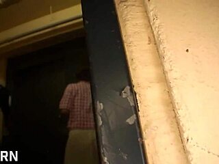 Вот история первой жаркой ночи настоящей японской девчонки в Токио