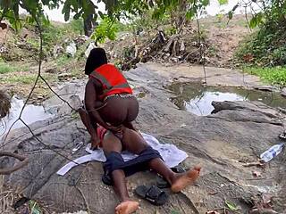 i worship her huge ass outdoor