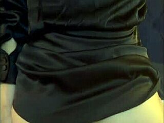 Cerrando rico trato con cliente de mi marido hermosa latina.