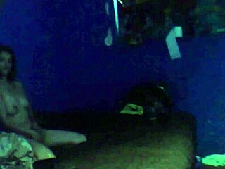 despu�s de la fiesta me escap� de casa para irme a follar al vecino