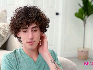 Hoćeš savete za oplodnju od moje vruće azijske pastorke mame?