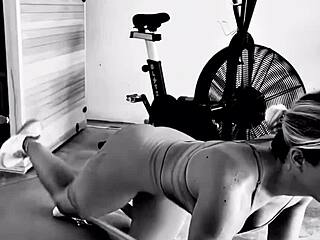 Creeper performs intense ass workout routine