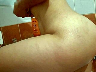 i'm a curvy brunette fingering my tight pussy to orgasm in bathroom