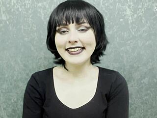 Horny goth Mavis Dracula seduces you to fuck her pussy 😈