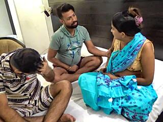 เพื่อนอินเดียเย็ดสาวใช้บ้านน่ารักของพวกเขาในกลุ่มสามคนยังไง?