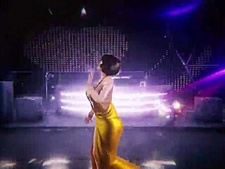 Hot girl twerking in sex video.