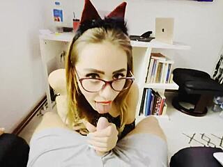 Pornó tanár ad sloppyt fújást és kemény dugást.