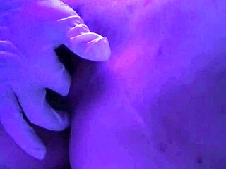 Estoy antojada de una gran verga jugosa para masturbarme y squirt