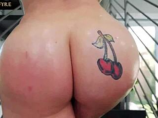 twerking ass bounces on big cock in threesome