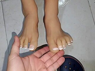 เธออายุเท่าไหร่สำหรับการเย็ดครั้งแรกกับสาวบริสุทธิ์?