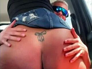 Morena safada sits hard on skinny guy's lap