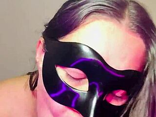 Heyy, sjekk denne juksende meksikanske stemoren i USA! Latina tispe filmer seg selv å onanere for stesønnens venner! 🔥