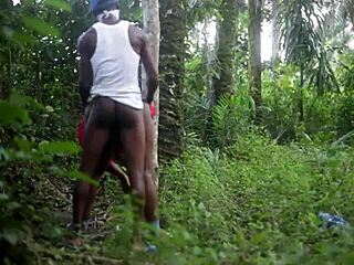 Kom med til knep eller jeg sladrer til hendes mand