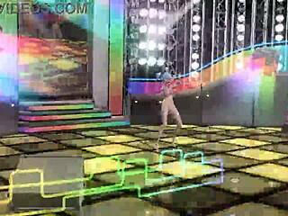 i love hatsune miku in her nude bunny costume