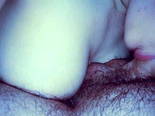 my girlfriend gets cumshot in bed, swallowing it all