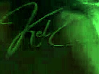 Min första gangbang var ren njutning med intensiv dubbelpenetration