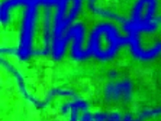 Je kiffe grave ce trio ébène, une milf BBW bien épaisse qui se fait prendre à tour de rôle par une bite black en levrette !