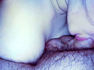 my girlfriend gets cumshot in bed, swallowing it all