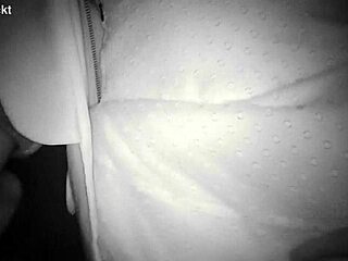 Glory Hole Dei Para Um Gostoso Minha Buceta Pedir Pra Entrar E Me Comer Na Cabine