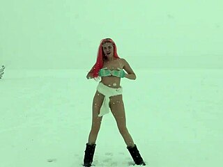 Let's cool down in the garden with some outdoor fun and shaved legs