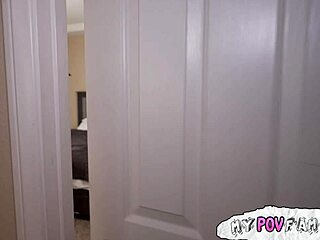 邻家女孩收特别毕业礼物