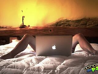 Latina En Webcam Da Mamada Y Muestra Coño