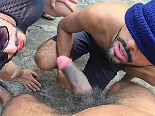 Meti A Pica Em Dois De Uma S� Vez Na Beira Da Praia!