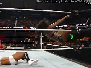 Nikki Bella faces Naomi in Extreme Rules 2015 match