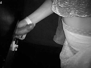 Glory Hole Dei Para Um Gostoso Minha Buceta Pedir Pra Entrar E Me Comer Na Cabine