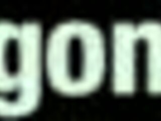 أنا إليزا أداعب كسي لوحدي