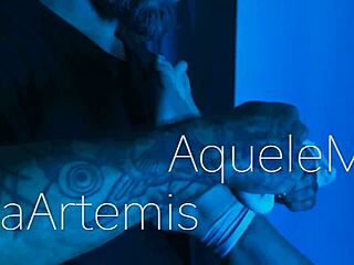 I crave pussy and feet attention as a slave