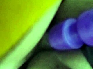 Honduran woman squirts intensely with dick and vibrator