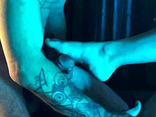 I crave pussy and feet attention as a slave