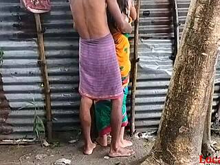 Sateinen aika seksi: bengalilainen Boudi saa villin ulkoilun Localsex31:ltä