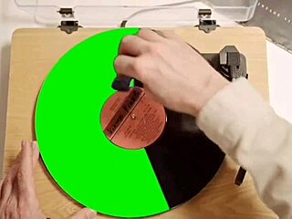 Латина MILF раздвигает свою огромную жопу для минета в домашнем видео