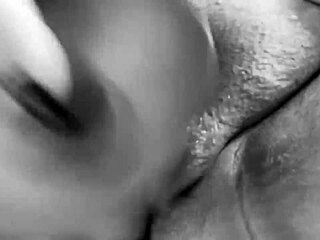 watch this phat pussy squirt?