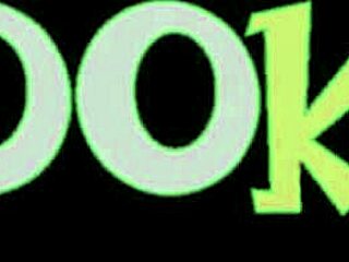 Hé, deze schattige Franse babe met natuurlijke tieten wordt zo vies!