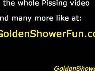 Putas fetichistas de meadas intercambiando semen en acción grupal salvaje ¡tan sucio! 😈