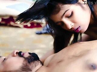 Desi ung 18+ jomfru skolepige tager kæmpe pik i hardcore hindi knep!