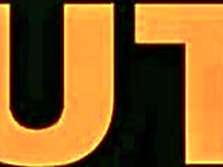 Ева Свит сильно кончает в мокрой студенческой форме