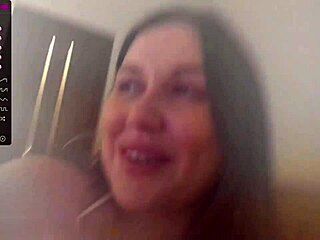 domi using vibrator for anal fucking and squirting on webcam