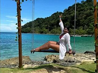 Ebony babe craves stranger's cock.