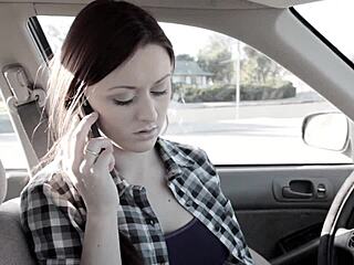 Karlie Montana n Zoey Holloway, umm, showin' lesbian lovin' skills