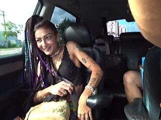 كاروليتا روتس حمست زي الوحش في الميناج، وطلعت طيزها الضيق