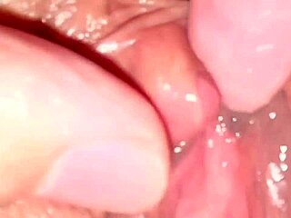 Днешната кремпай аматьорка розова путка 25 дни след загуба на девственост